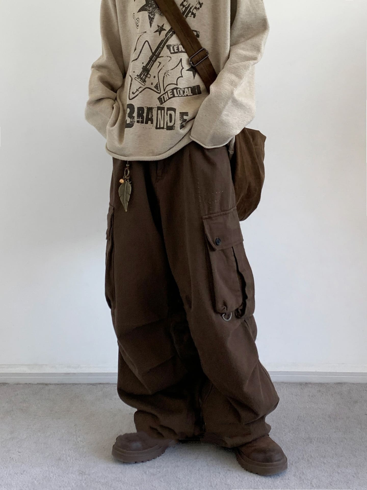 7e2ea75a-6625-4911-ba59-0f7cf063f3d4.jpg Retro Large Pocket Casual Pants Men's Loose Straight Trousers - Image 3