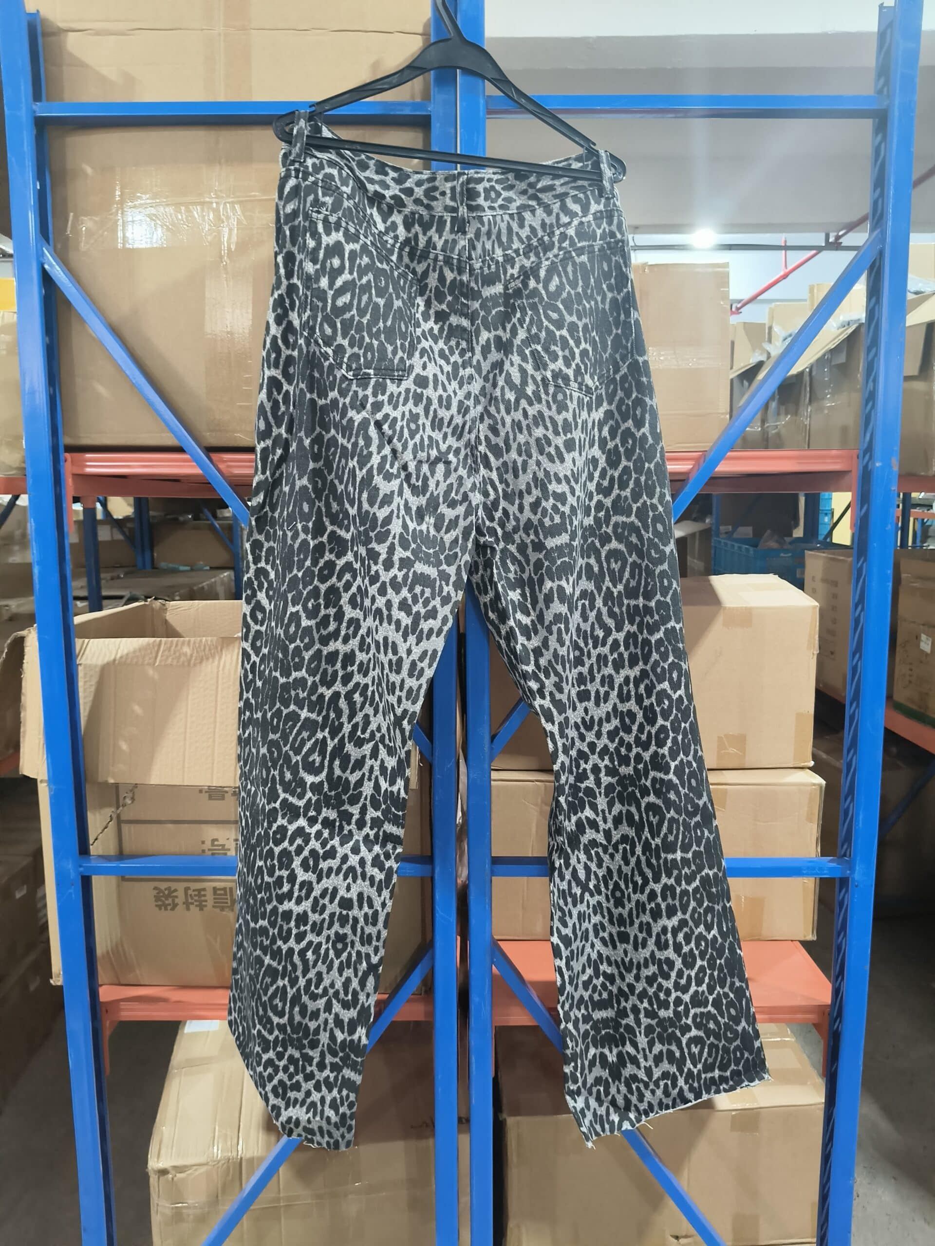 2671d35b-38eb-4fe7-9794-4f0eca92e3ee.jpg Leopard Print Narrow Jeans For Women - Image 6