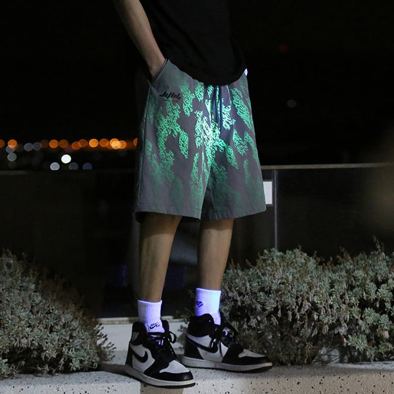 f80461d4-64a0-49bf-bb4e-6685a42b366f.jpg Luminous Full Print Loose Trendy Shorts Men